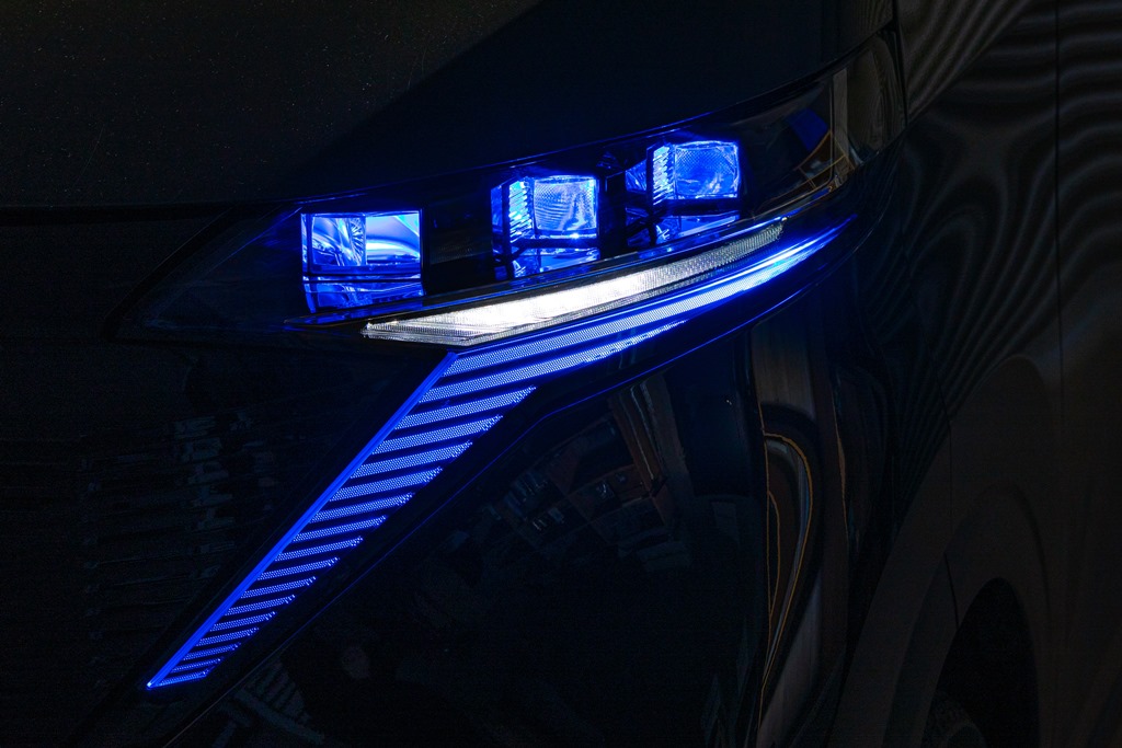 日産 サクラ ヘッドライト シーケンシャルウインカー LED