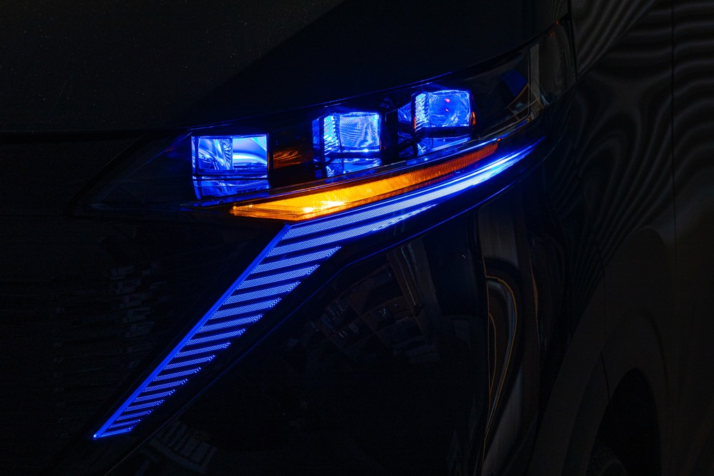 日産 サクラ ヘッドライト シーケンシャルウインカー LED