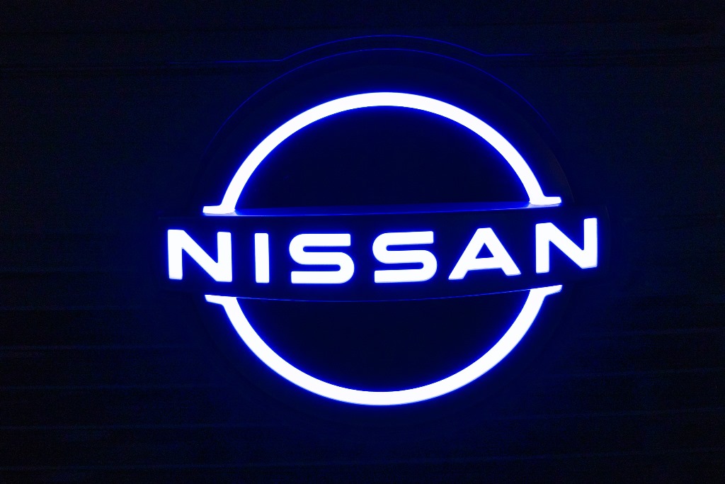 日産 サクラ ヘッドライト シーケンシャルウインカー LED