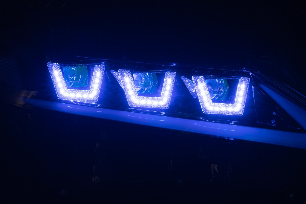 カムリ 社外ヘッドライト LED加工