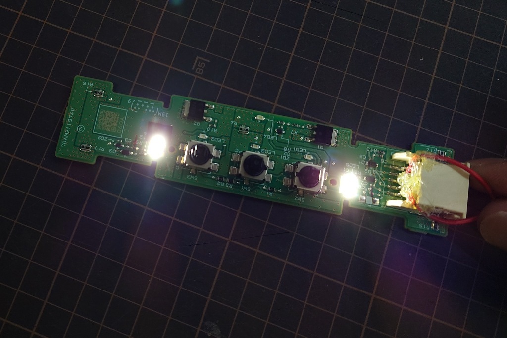 クラウンクロスオーバー 純正LEDルームランプ打ち替え