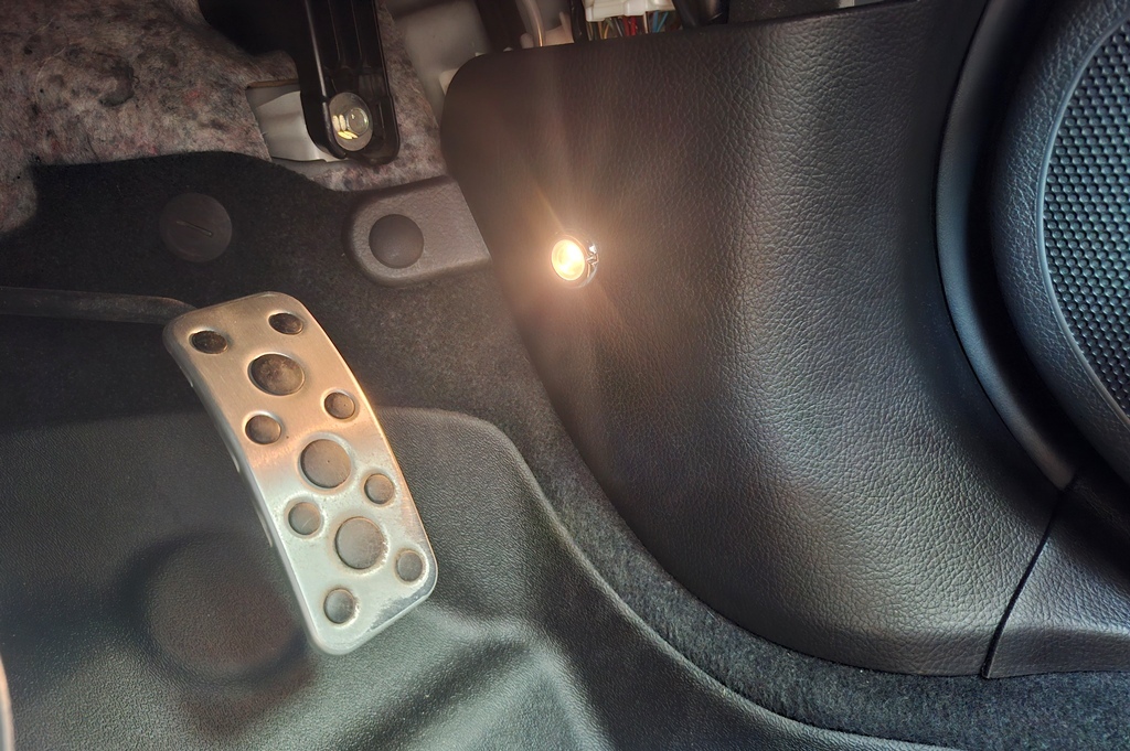 WRX STI スバルオプションフットランプ LED打ち替え