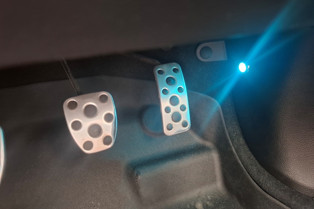 WRX STI スバルオプションフットランプ LED打ち替え