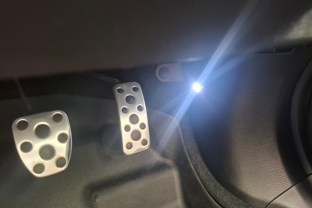 WRX STI スバルオプションフットランプ LED打ち替え