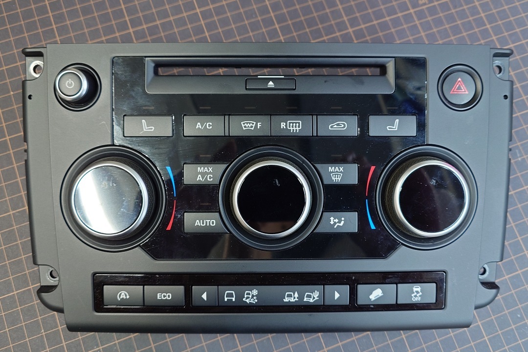 ランドローバー イヴォーグ エアコンパネル修理 LED不点灯