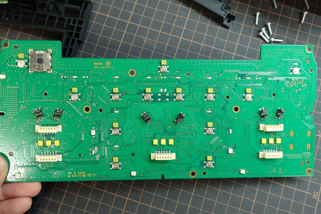 ランドローバー イヴォーグ エアコンパネル修理 LED不点灯