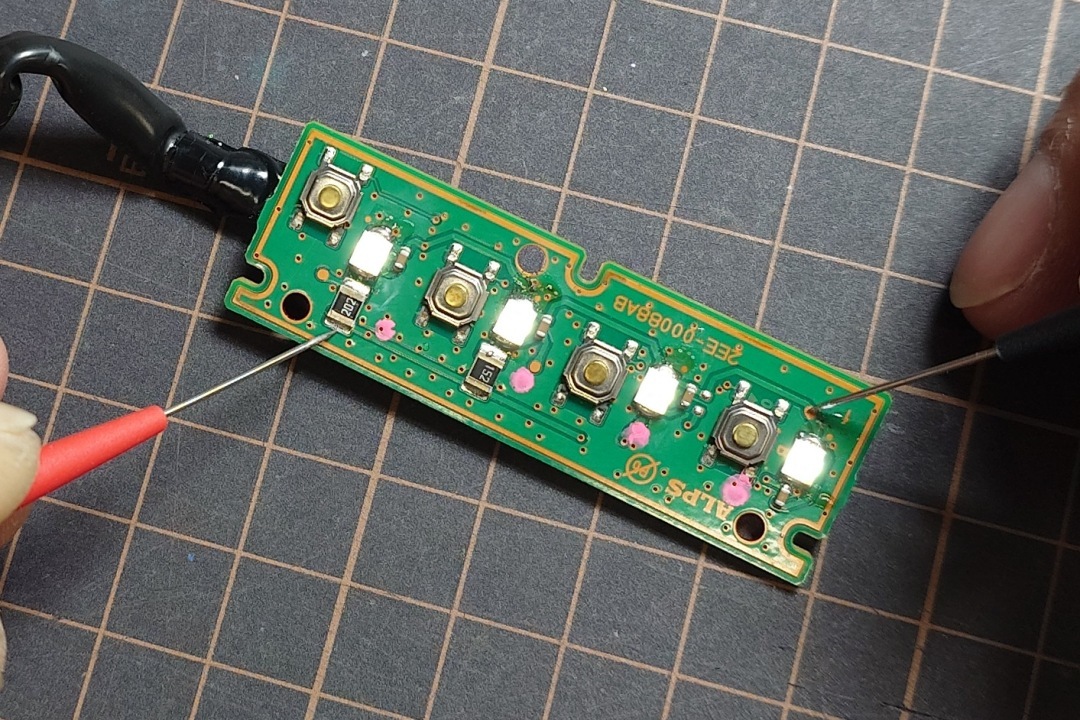 ランドローバー イヴォーグ エアコンパネル修理 LED不点灯