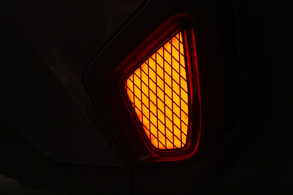 GU クロストレック 純正加工LED増設テールランプ