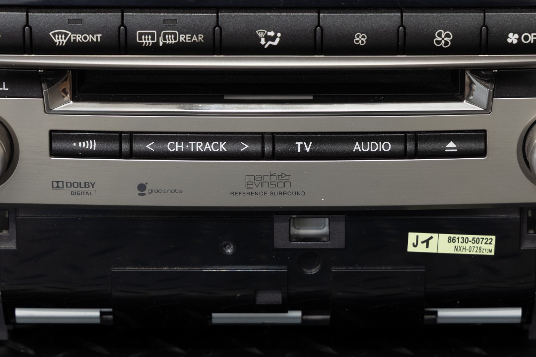 レクサス LS460h マークレビンソン エアコンパネル LED不点灯修理