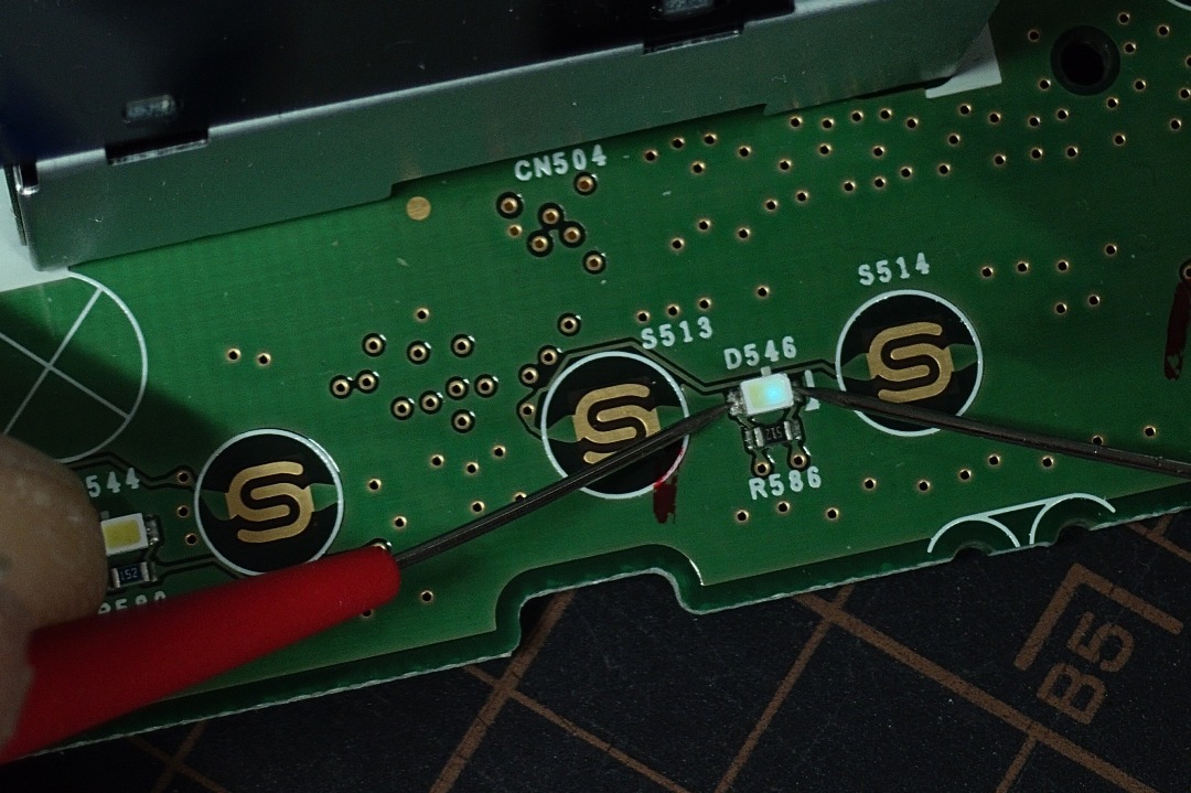 レクサス LS460h マークレビンソン エアコンパネル LED不点灯修理