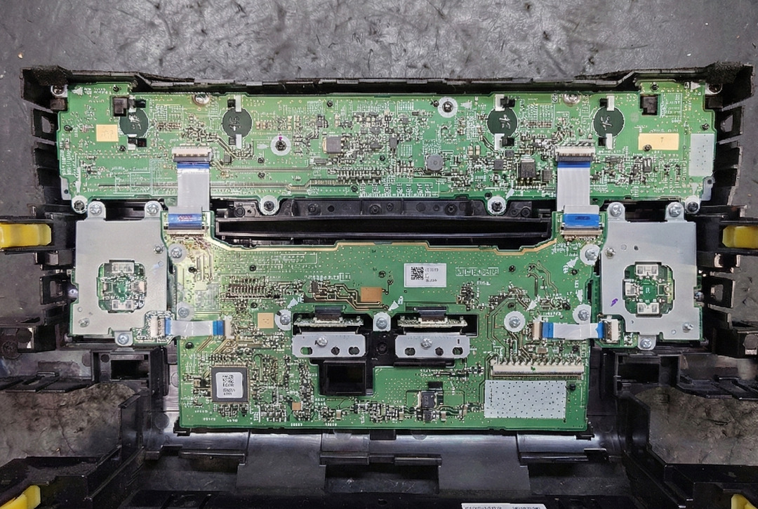 レクサス LS460h マークレビンソン エアコンパネル LED不点灯修理