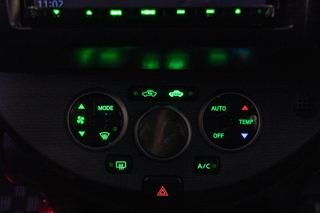 E11 ノート メーター不点灯 LED修理