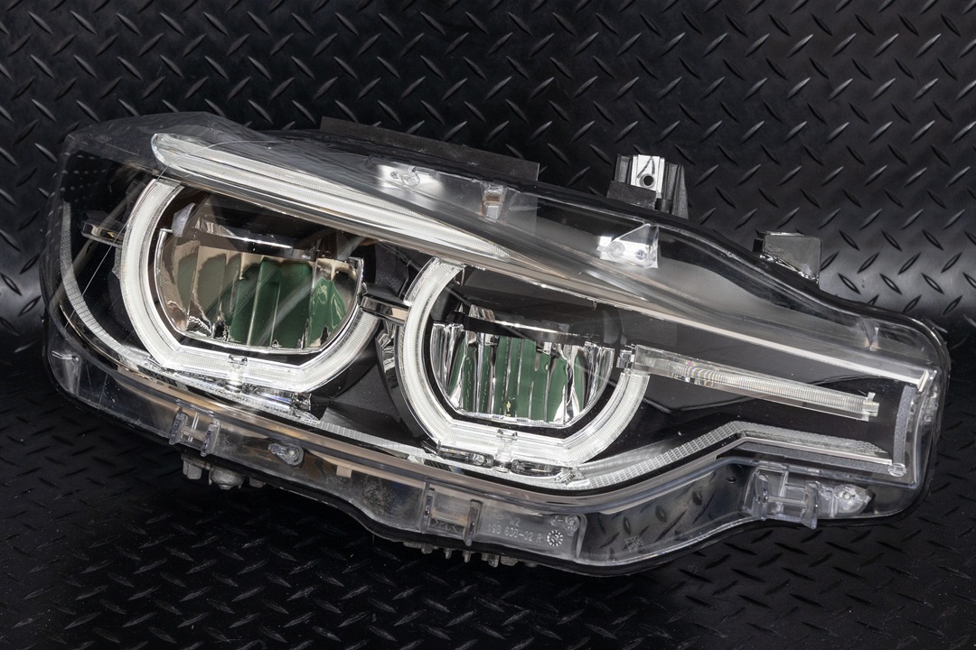 BMW ヘッドライト クリーニング/防水処理