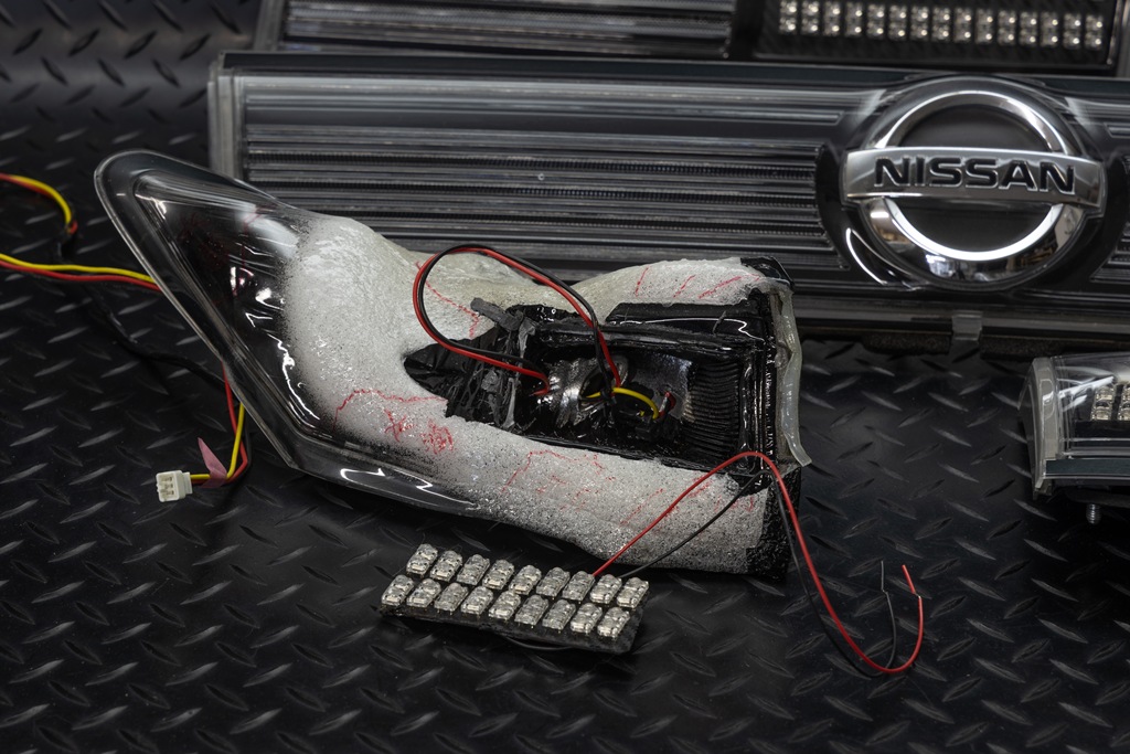 E52 エルグランド 他社加工LEDテールランプ 修理/追加加工