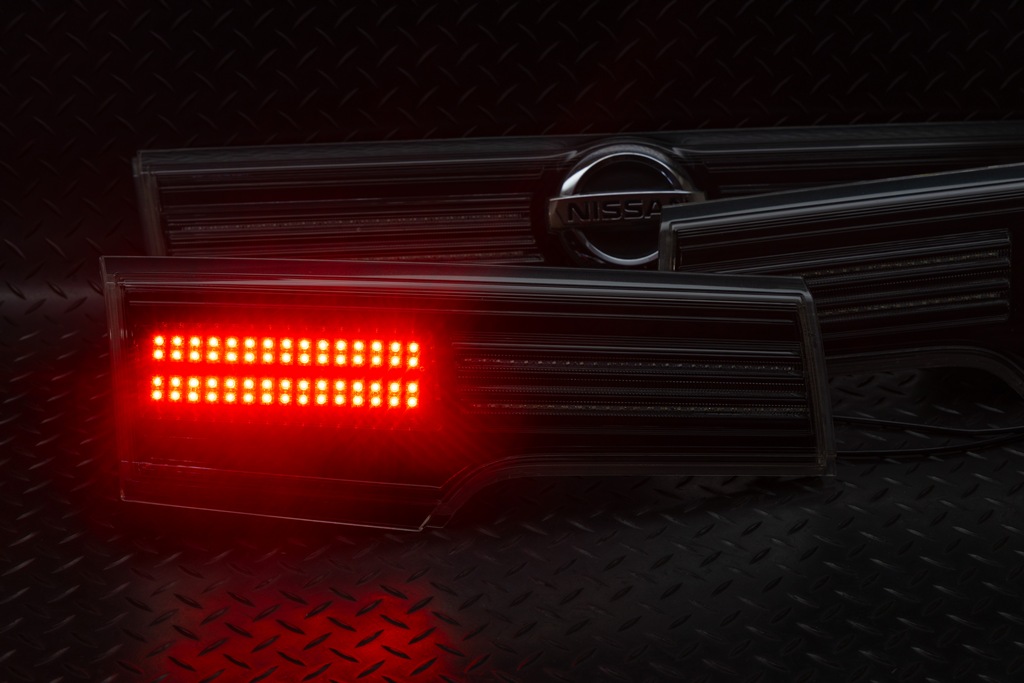 E52 エルグランド 他社加工LEDテールランプ 修理/追加加工