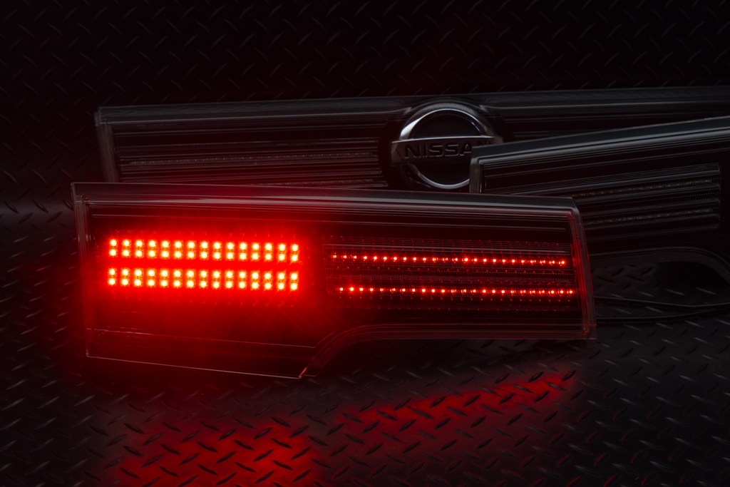 E52 エルグランド 他社加工LEDテールランプ 修理/追加加工