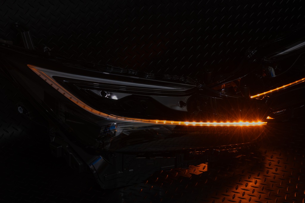 60系 プリウス PHEV シーケンシャル加工ヘッドライト/テールランプ