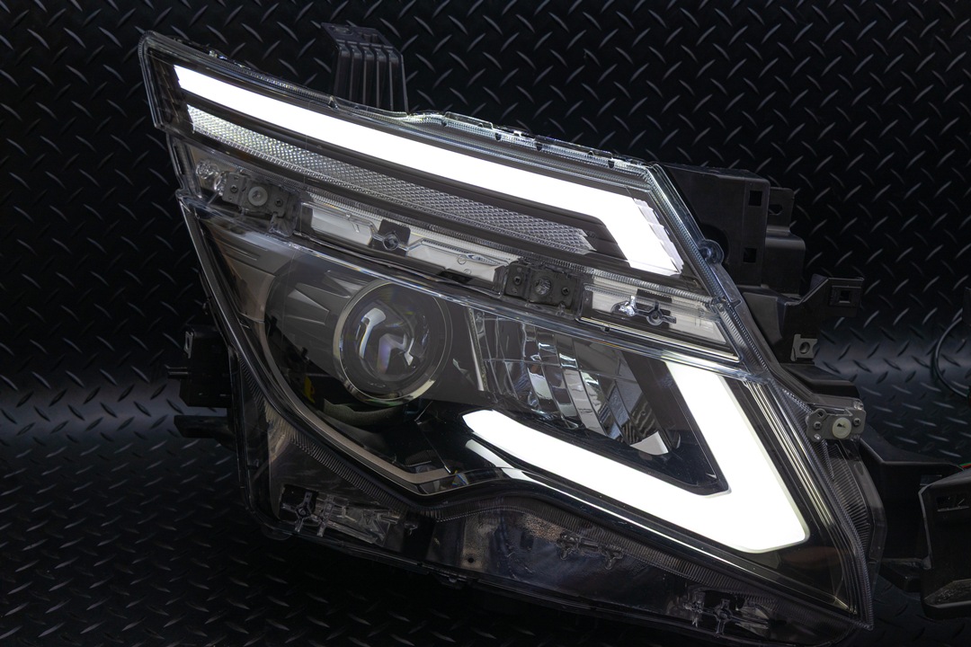 E52 エルグランド 後期 LED加工ヘッドライト 強発光デイライト/シーケンシャルウインカー