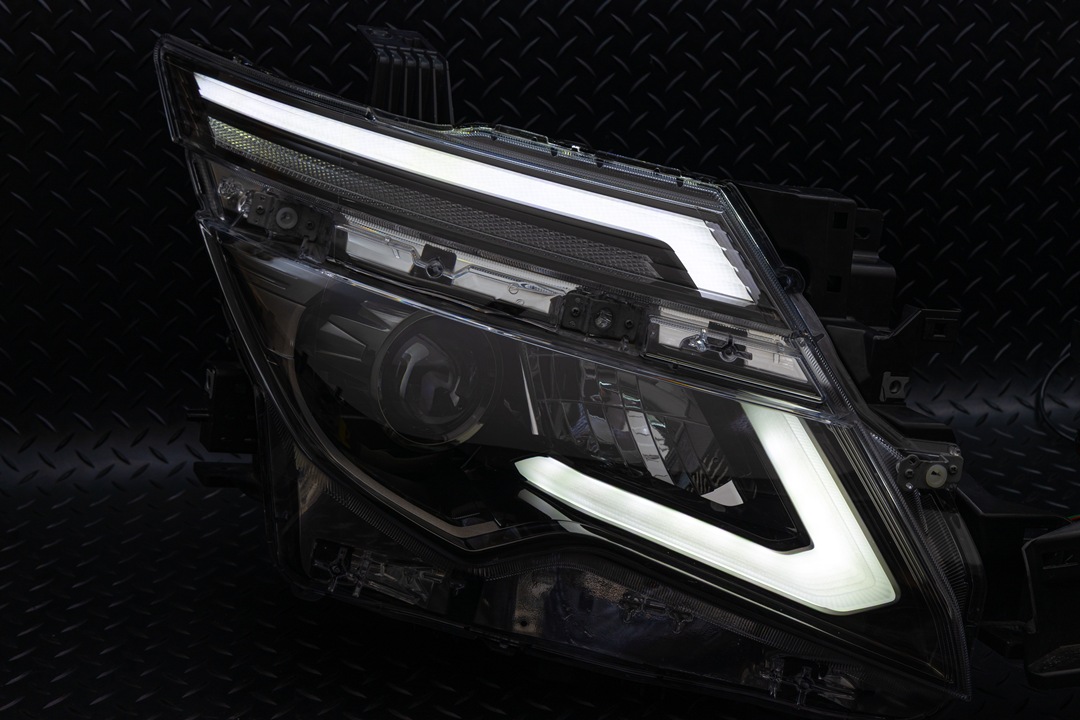 E52 エルグランド 後期 LED加工ヘッドライト 強発光デイライト/シーケンシャルウインカー