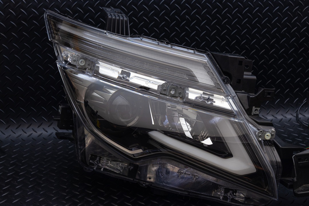 E52 エルグランド 後期 LED加工ヘッドライト 強発光デイライト/シーケンシャルウインカー