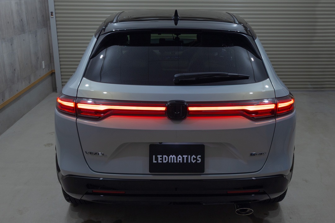 RV5/6 ヴェゼル 後期車両へ前期用社外テールランプ取り付け