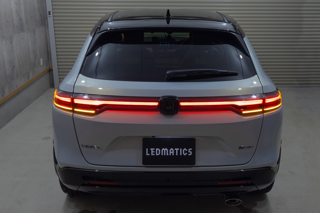 RV5/6 ヴェゼル 後期車両へ前期用社外テールランプ取り付け