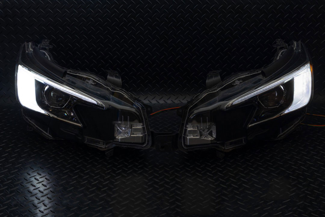 VN レヴォーグ シーケンシャルウインカー/強発光デイライト ヘッドライト加工