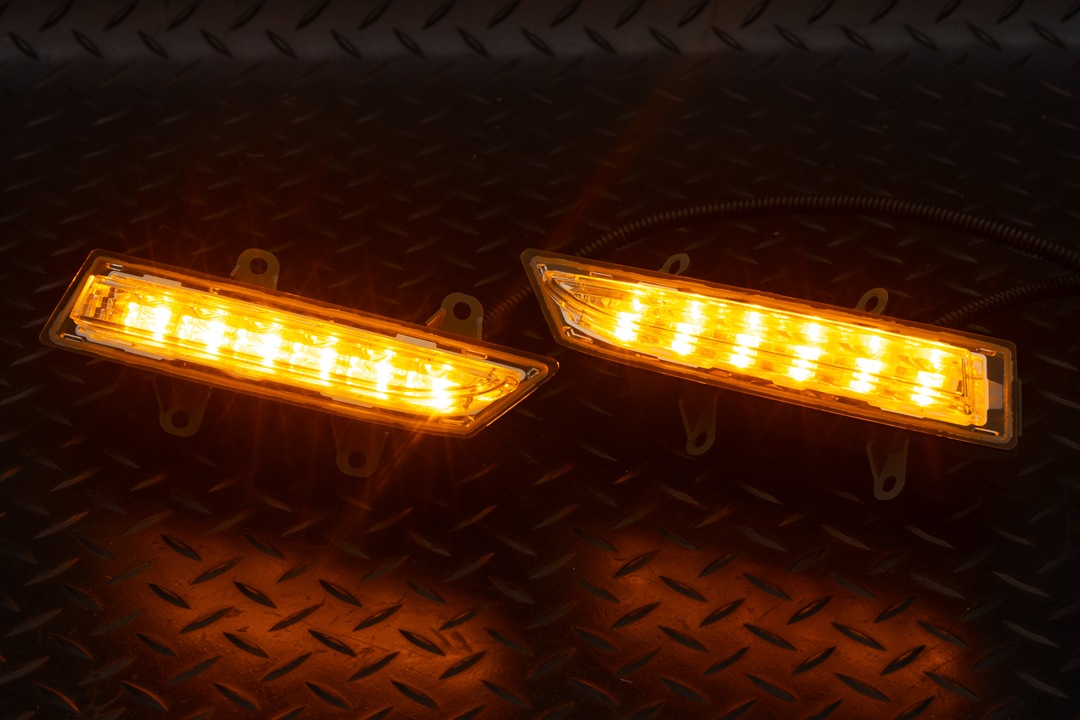 VN レヴォーグ シーケンシャルウインカー/強発光デイライト ヘッドライト加工