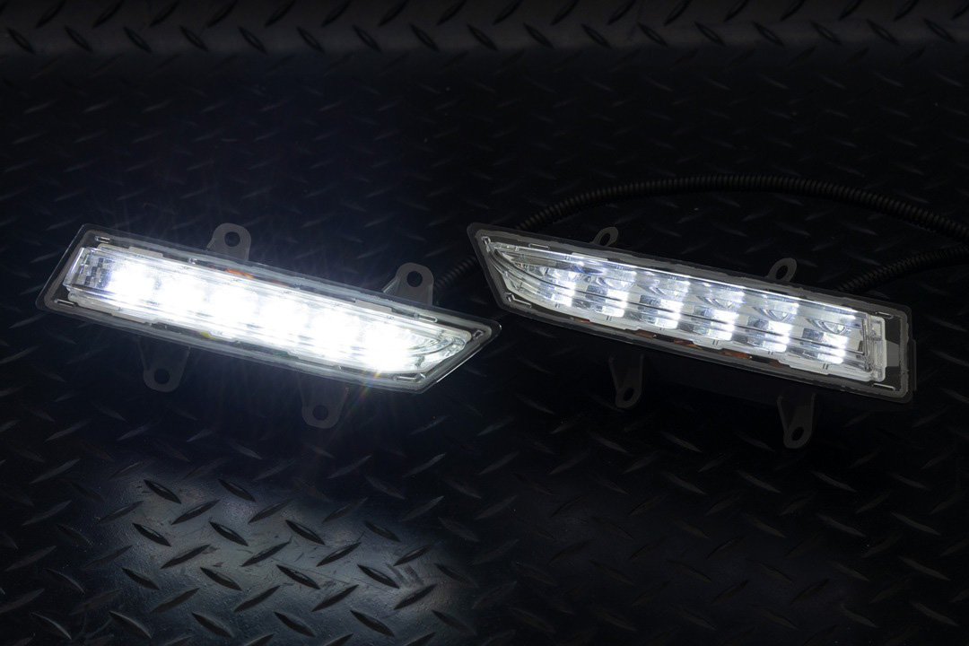 VN レヴォーグ シーケンシャルウインカー/強発光デイライト ヘッドライト加工