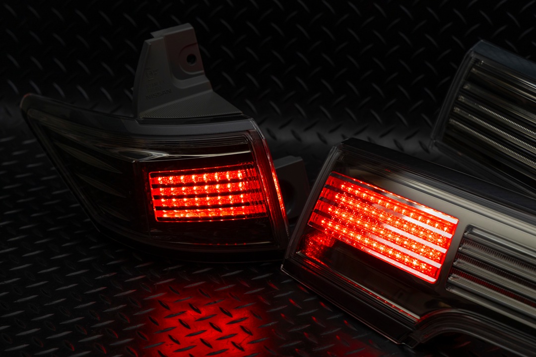 E52 エルグランド LED加工アッパーテール