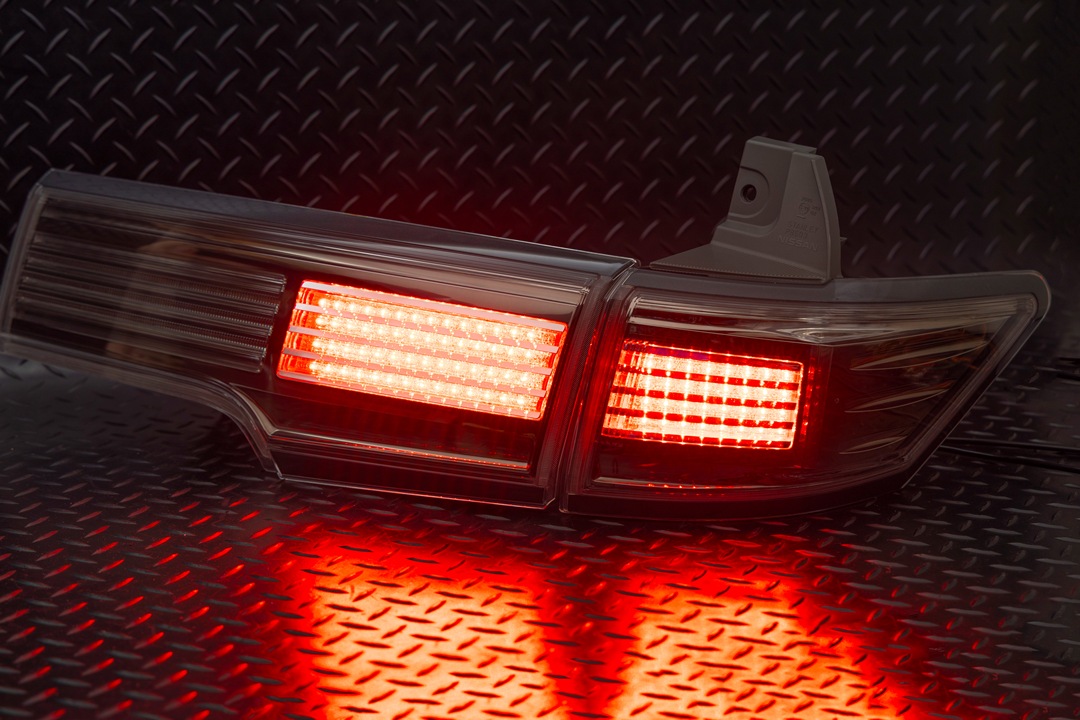 E52 エルグランド LED加工アッパーテール