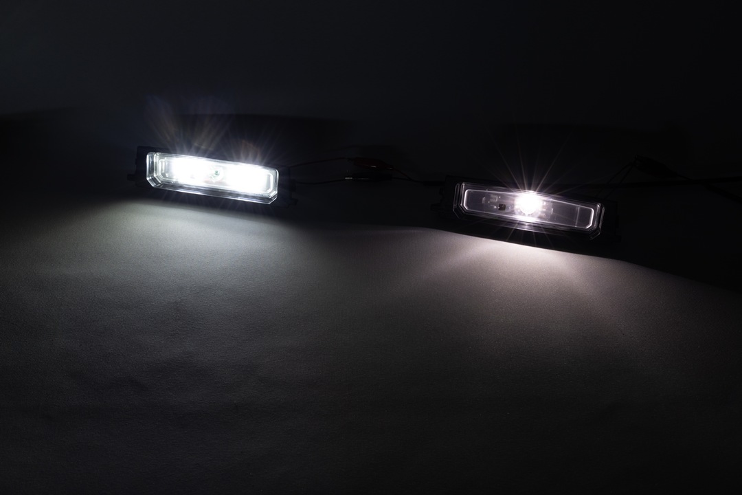 60系 プリウス 純正加工LEDナンバー灯