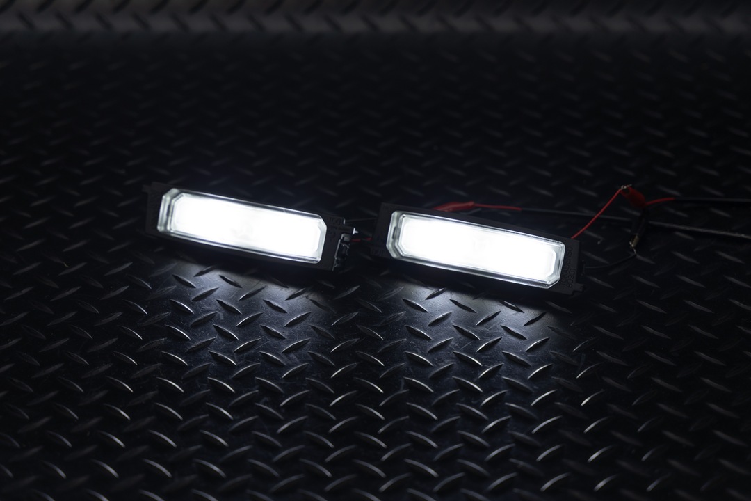 60系 プリウス 純正加工LEDナンバー灯