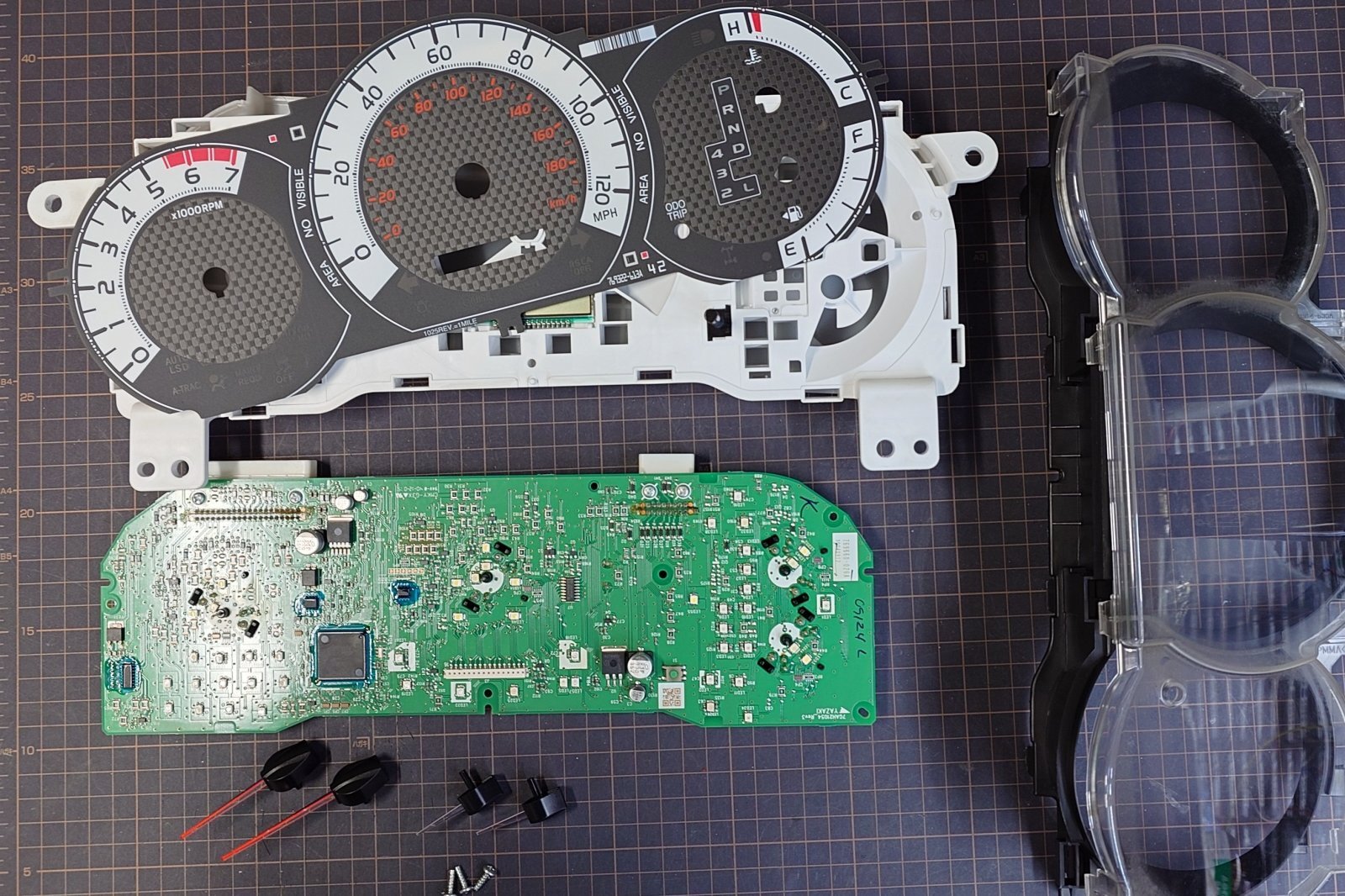 トヨタ タコマ メーター ウインカーLED不点灯修理