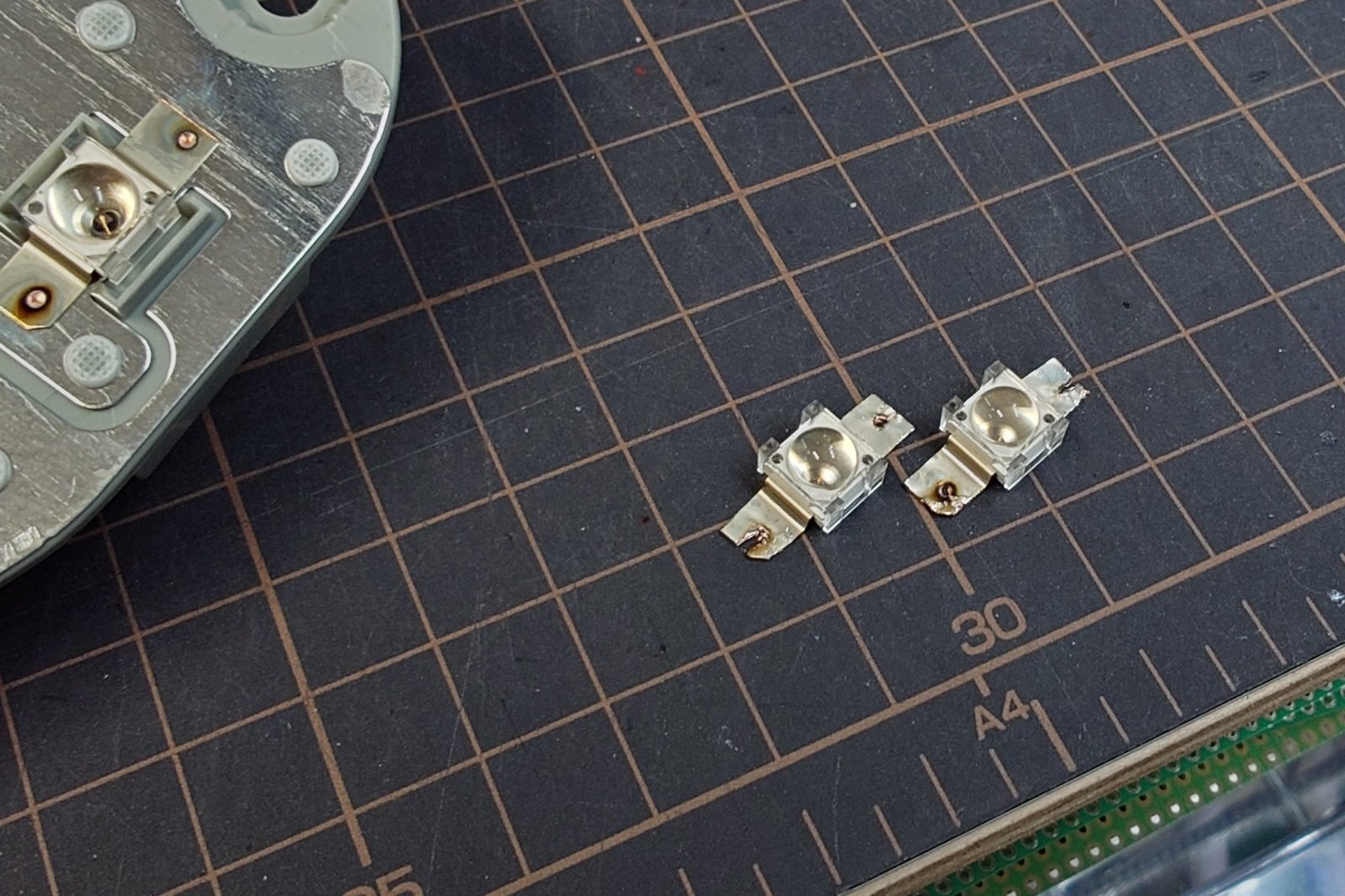 20系 ヴェルファイア 純正テールランプ LED不点灯修理