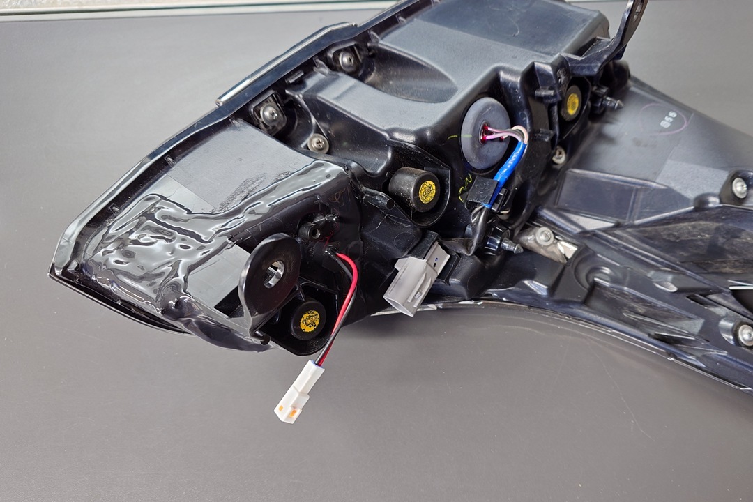 30系 ヴェルファイア 他社加工シーケンシャルLED 後期テールランプ修理