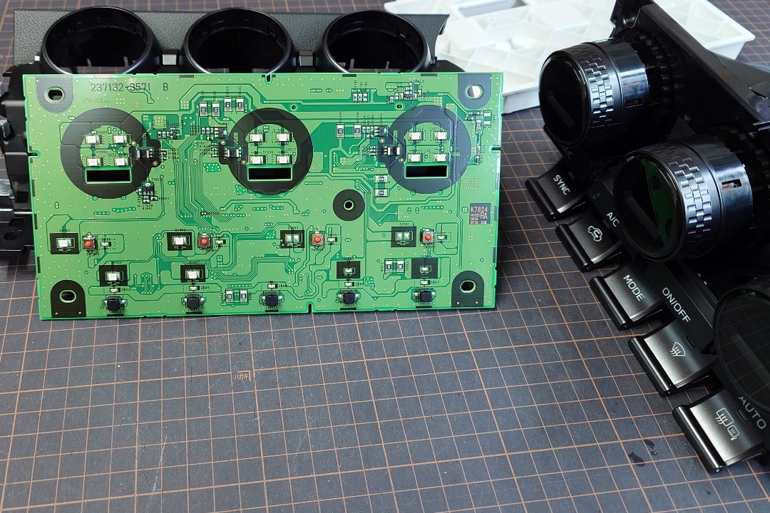 ZN8 GR86 エアコンパネル 内装スイッチ LED打ち替え