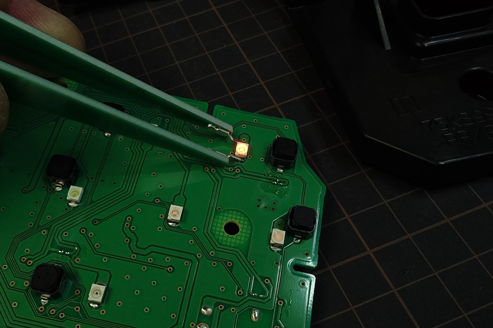 型式不明 プロボックス エアコンパネル LED打ち替え