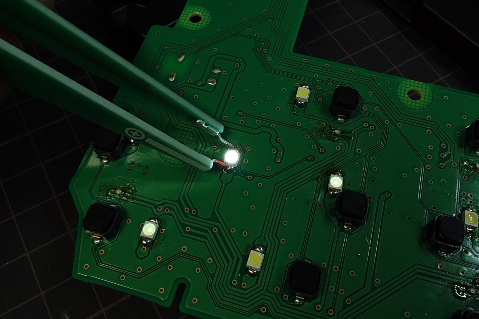 型式不明 プロボックス エアコンパネル LED打ち替え