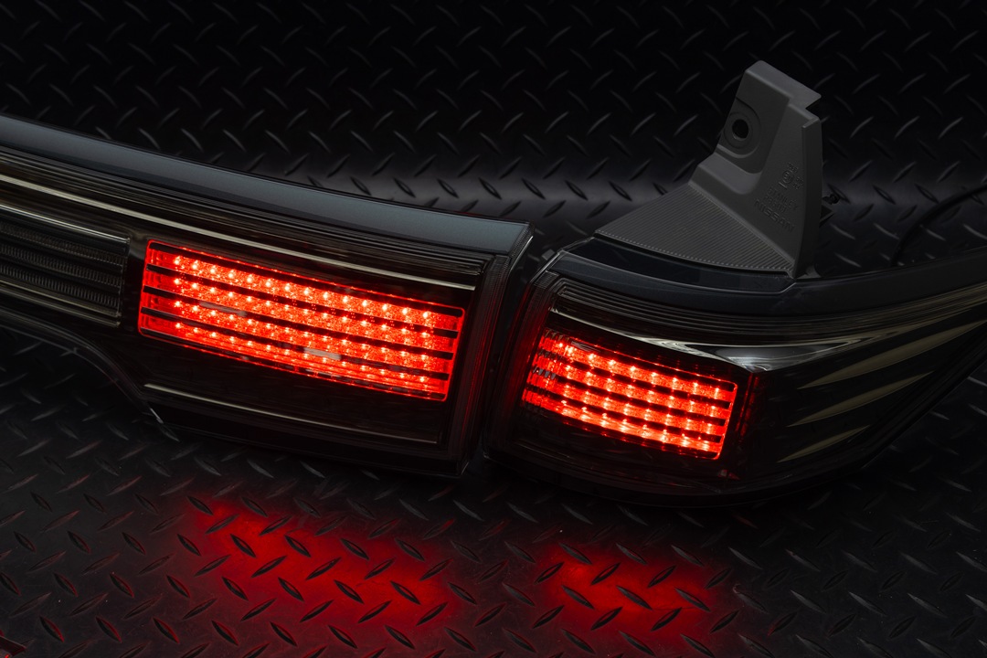 E52 エルグランド 純正加工LEDテールランプ アッパーテール/ロアテール