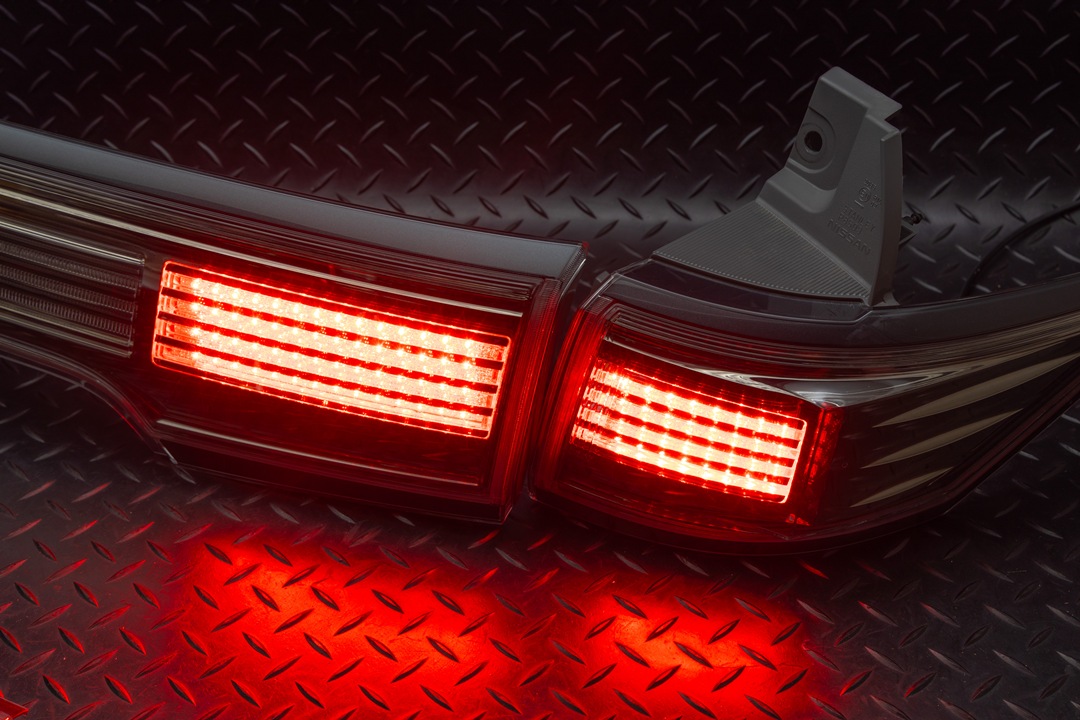 E52 エルグランド 純正加工LEDテールランプ アッパーテール/ロアテール
