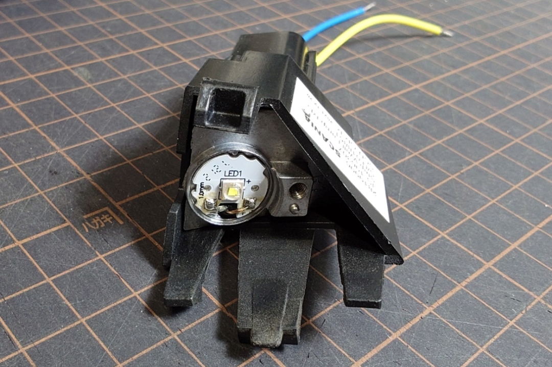 24Vトラック用ウェルカムランプ LED不点灯修理/打ち替え