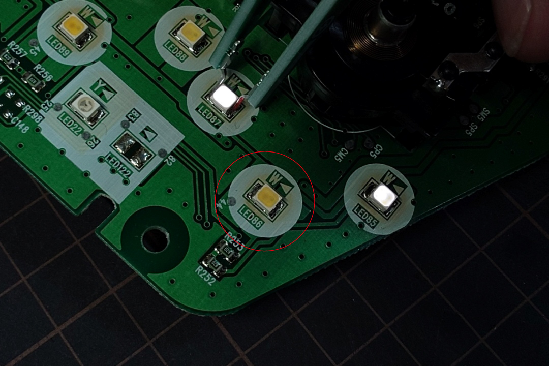 ランクル100 メーター LED不点灯修理 [ランドクルーザー100]